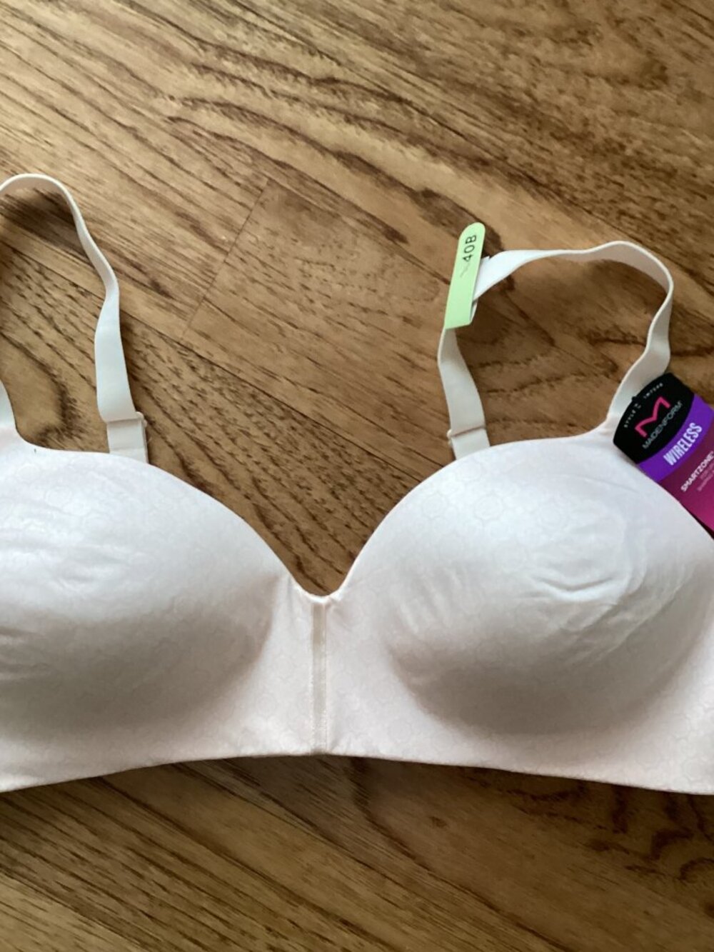 NWT MAIDENFORM WIRELESS SMARTZONE BRA CONVERTIBLE STRAPS 40B PINK MEDALLION